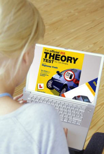 駕駛標(biāo)準(zhǔn)局的發(fā)言人稱，駕照申請通過率低證明了英國駕駛安全系數(shù)高。