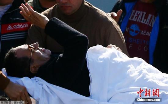 　埃及法院29日作出終審判決，裁決前總統(tǒng)穆巴拉克涉嫌謀殺示威者一案不成立，穆巴拉克將無罪釋放。圖為穆