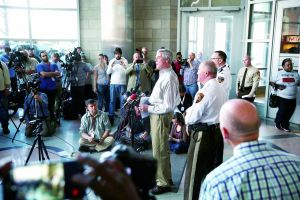 　圣路易斯縣檢方15日宣布，當(dāng)?shù)鼐揭炎カ@12日在弗格森市槍擊兩名執(zhí)勤警察的犯罪嫌疑人威廉斯。