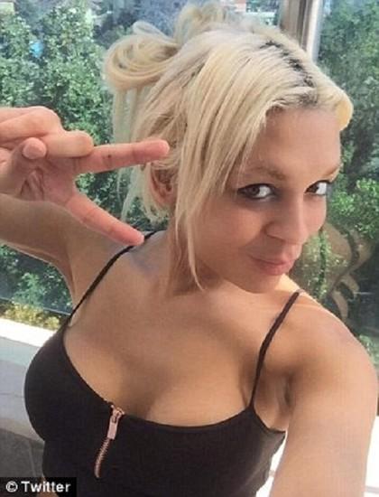 塔拉·赫德森自拍照。