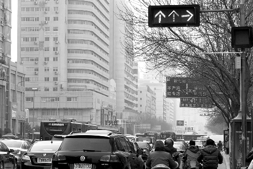 新交規(guī)“黃恐”引發(fā)擁堵？ 這個(gè)真的有！