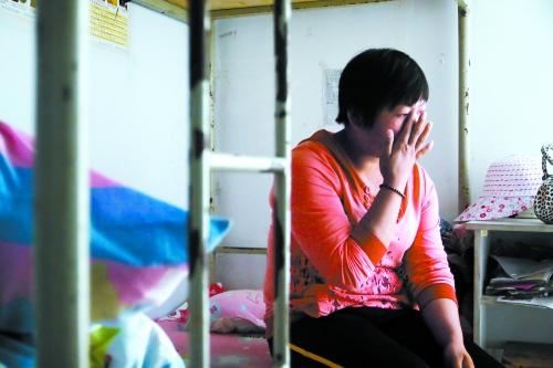 提起兒子的事，她忍不住落淚