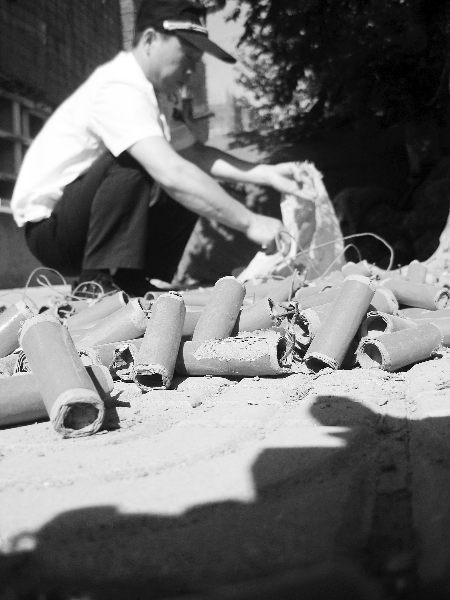 這半袋子墜子炮，多虧被及時(shí)發(fā)現(xiàn)