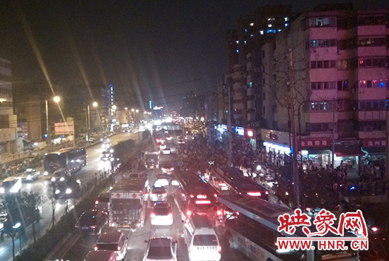 8月7日晚21點(diǎn)5分，道路終于恢復(fù)通行