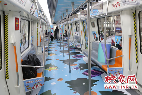 在活動進行過程中，乘客還可發(fā)揮創(chuàng)意，編寫與車廂主題小動物相關的小故事。