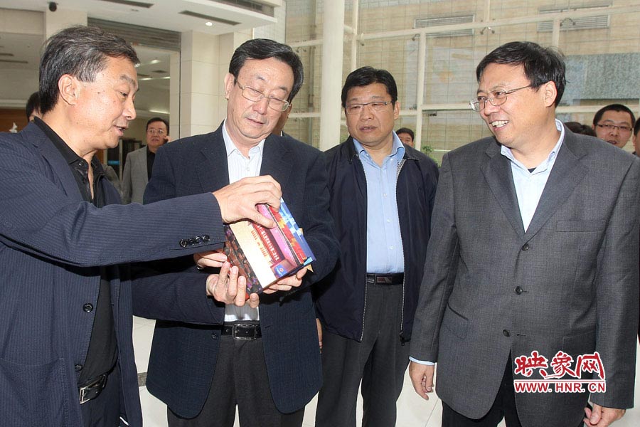 河南省委書記、省人大常委會(huì)主任郭庚茂視察河南電視臺(tái) 東方今報(bào)記者沈翔 劉棟杰/攝