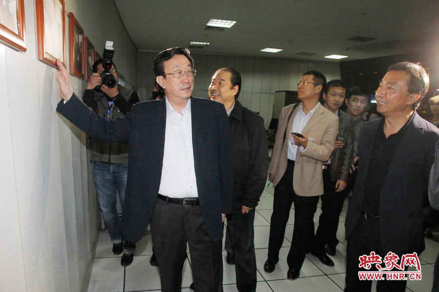 河南省委書記、省人大常委會(huì)主任郭庚茂視察河南人民廣播電臺(tái) 映象網(wǎng)記者邵恰 段晉哲/攝