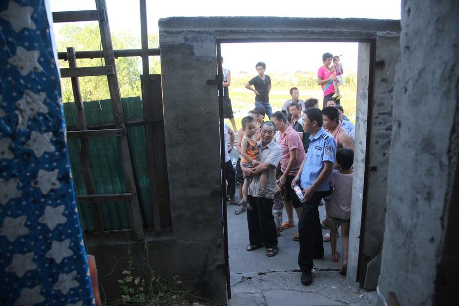 2013年08月06日消息，浙江省嘉興市秀洲區(qū)油車港鎮(zhèn)濮家灣村蠟燭浜一帶，是典型的城中村。村中農(nóng)民房被分隔成許多間出租給附近打工者。