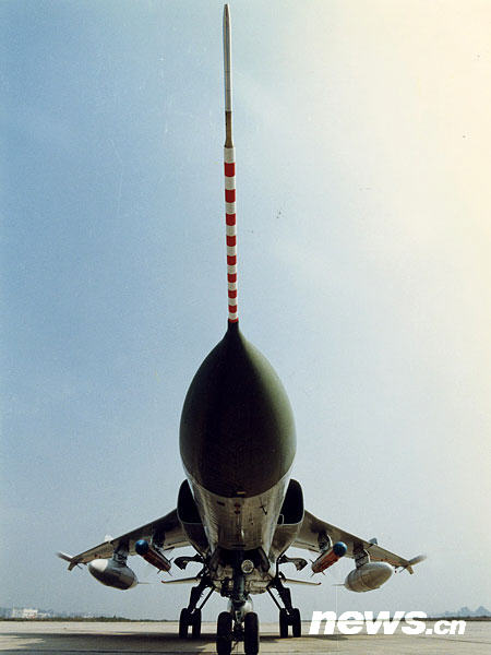 飛豹首批女飛行員:飛“爺們機”不在話下 飛豹首批女飛行員:飛“爺們機”不在話下