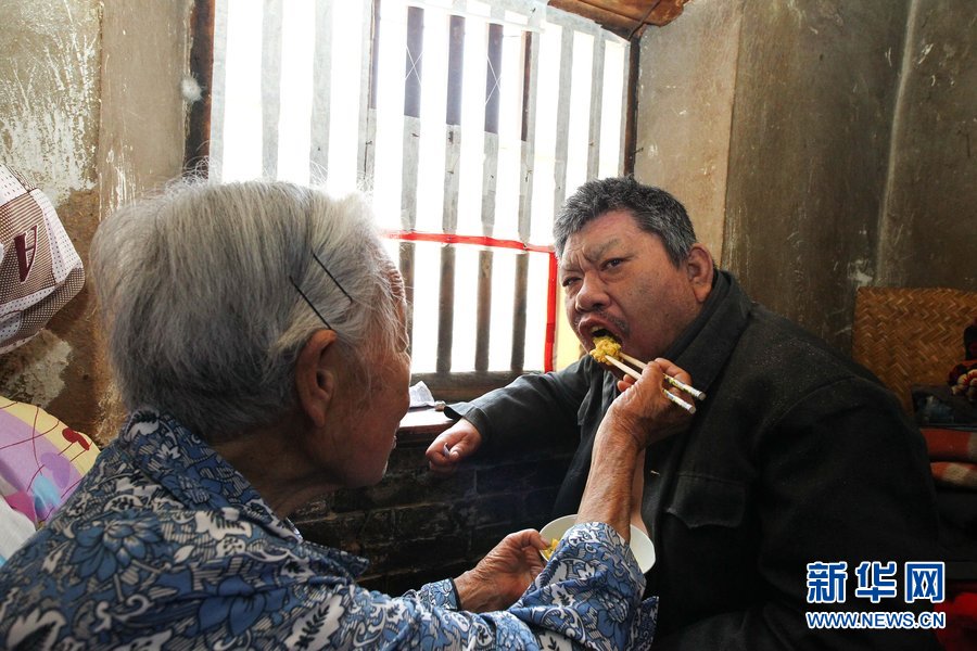 那些年，感動(dòng)過(guò)我們的母親