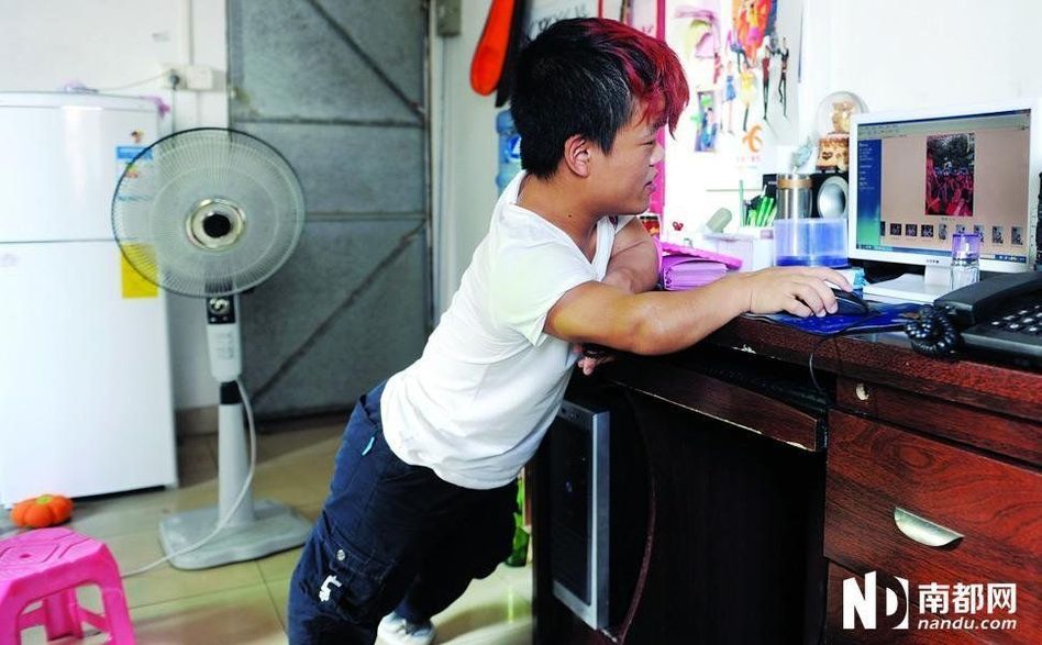 東莞小矮人藝術(shù)家：沒(méi)女友成最大困惑