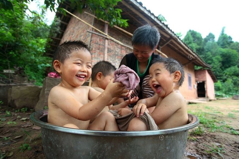 高齡產(chǎn)婦和她的三個(gè)娃 高齡產(chǎn)婦和她的三個(gè)娃