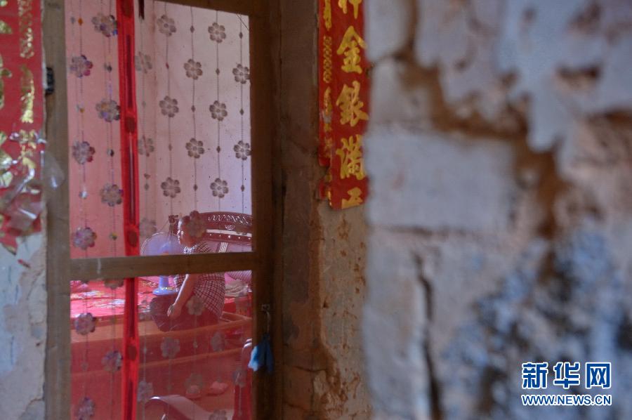 農(nóng)場棚戶區(qū)的最后留守家庭：留下的是回憶，迎來的是幸福