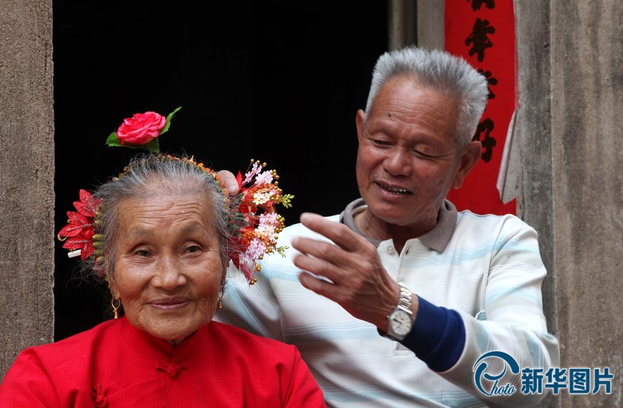 “不求天長地久 只愿今生共相伴” “不求天長地久 只愿今生共相伴”