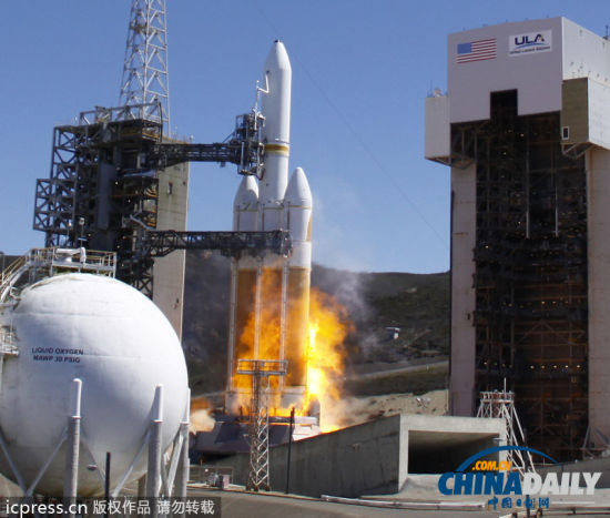 地時(shí)間2013年8月28日,在美國加州范登堡空軍基地,美國最大的“德爾塔IV”型重型火箭發(fā)射升空,將一顆機(jī)密間諜衛(wèi)星送入太空。