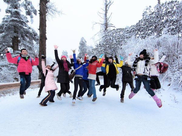 沐浴拜佛峨眉山，吉祥如意大家沾