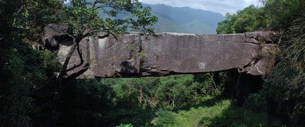 見(jiàn)證浪漫愛(ài)情 盤(pán)點(diǎn)中國(guó)浪漫愛(ài)情橋