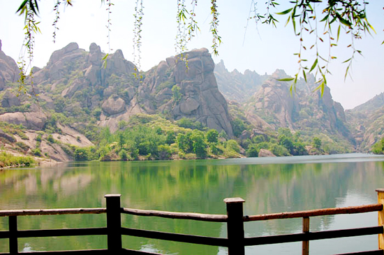 湖光山色這里都有 愛(ài)上“鄰家姑娘”嵖岈山