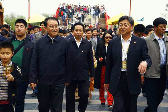 春風(fēng)送暖醉開(kāi)封 清園發(fā)展迎貴客 春風(fēng)送暖醉開(kāi)封 清園發(fā)展迎貴客