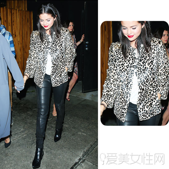 明星穿皮褲配豹紋，酷感十足