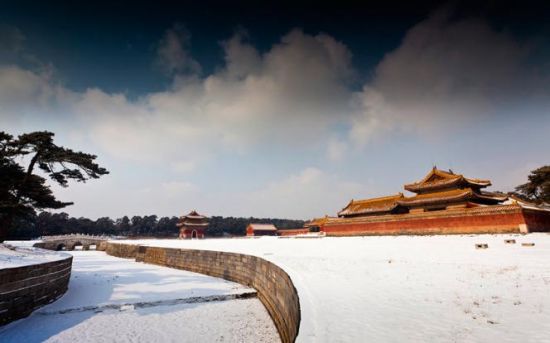 厚厚的積雪，萬(wàn)籟俱寂