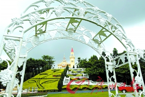 龍鳳山莊有歐式古堡。