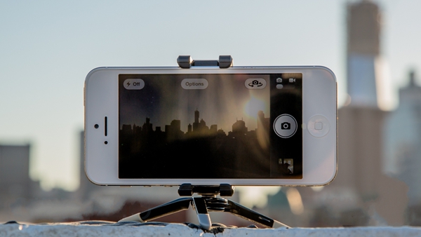 手機“禍害”旅行的10大罪證 你中槍了嗎？