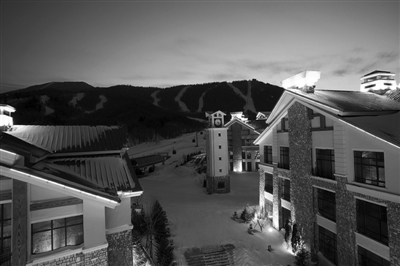 　　俯瞰亞布力,一個安靜的東北小鎮(zhèn),俄語“蘋果園”的意思?！? oldsrc=