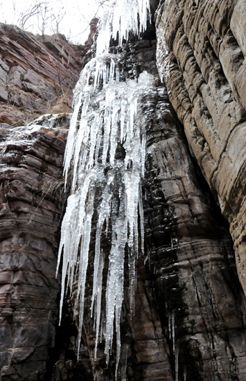 帶你走進(jìn)5A景區(qū)“新兵”龍?zhí)洞髰{谷 帶你走進(jìn)5A景區(qū)“新兵”龍?zhí)洞髰{谷