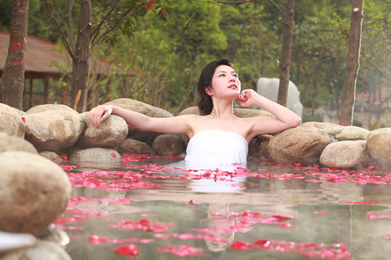 初秋享舒爽花都溫泉等您來(lái) 初秋享舒爽花都溫泉等您來(lái)