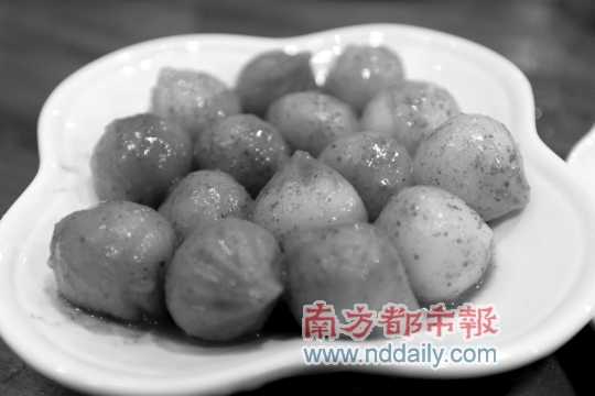 碧紗籠的水晶包,帶著咖啡味。