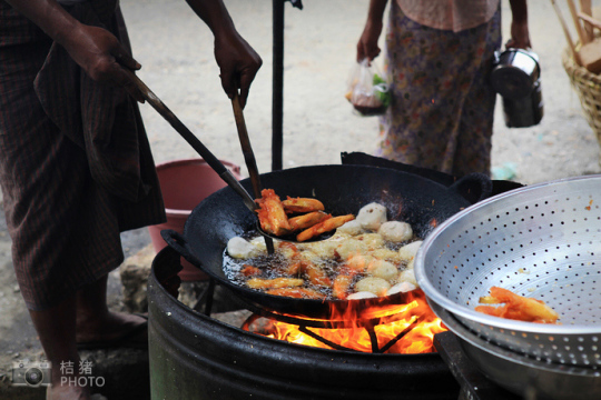 緬甸，繽紛的街邊平民小吃