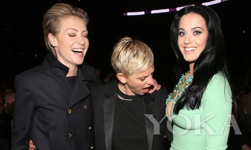 艾倫·德杰尼勒斯(Ellen DeGeneres)同志請(qǐng)注意你的節(jié)操，你老婆還在旁邊看著呢
