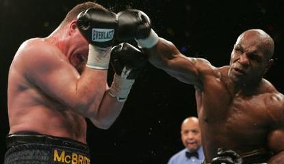 美國前拳王(右) 美國前拳王(右)