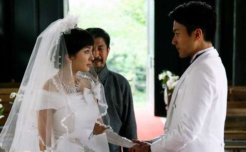 楊冪劉愷威婚紗造型。