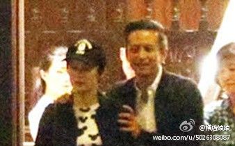 孫儷二胎后首度與鄧超合體現(xiàn)身 孫儷二胎后首度與鄧超合體現(xiàn)身