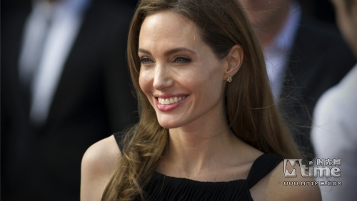 朱莉執(zhí)導(dǎo)二戰(zhàn)題材片開機(jī) 朱莉執(zhí)導(dǎo)二戰(zhàn)題材片開機(jī)