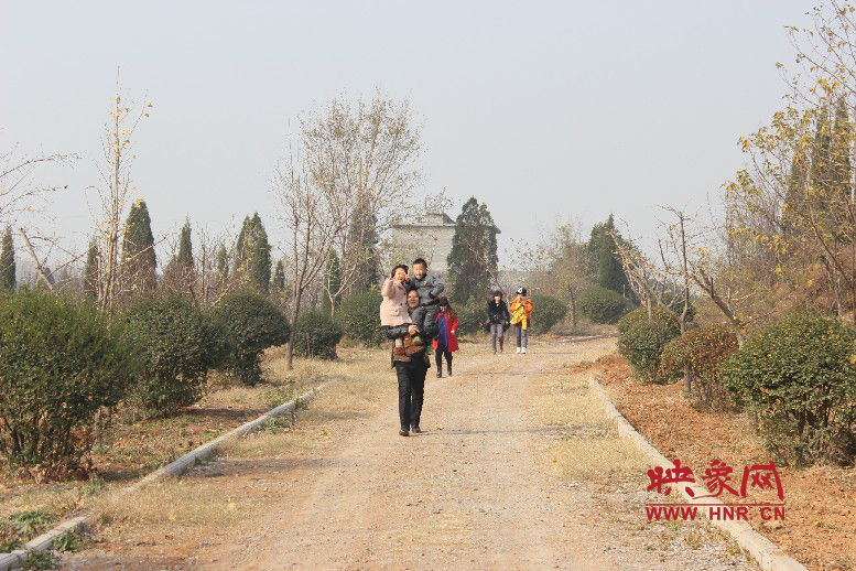 猜猜大家興高采烈的去哪？