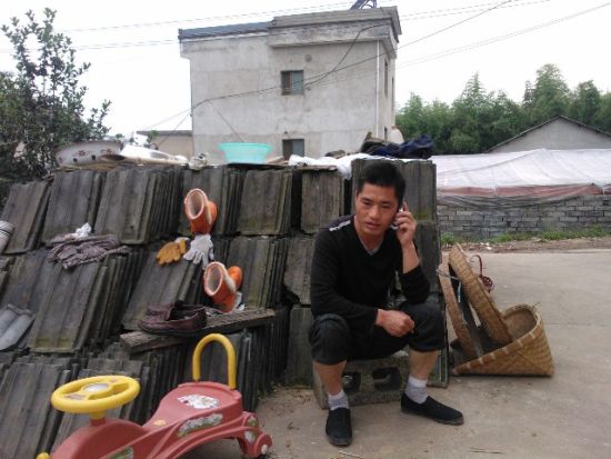 張輝忙于電話找工作，表示將自食其力。