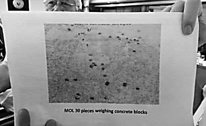 菲防長3日出示拍攝到的“混凝土砌塊”。