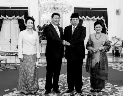 2日，國(guó)家主席習(xí)近平在雅加達(dá)同印度尼西亞總統(tǒng)蘇西洛舉行會(huì)談。 新華社發(fā)