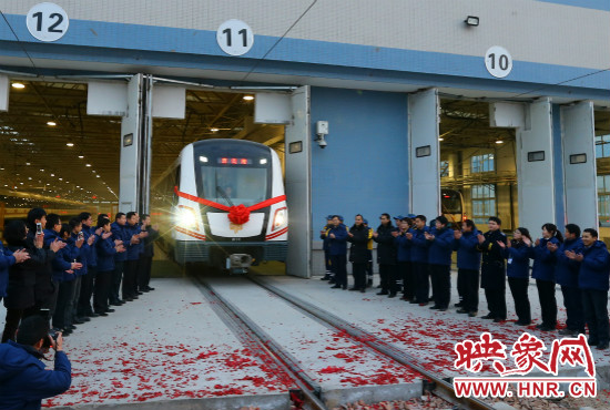 12月28日早上7點39分，編號為0111的列車駛出鄭東車輛段開往市體育中心站