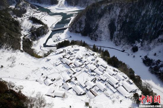 　　當(dāng)?shù)貢r(shí)間2014年2月17日，據(jù)日本媒體報(bào)道，日本關(guān)東甲信及日本東北等地區(qū)遭遇大雪。