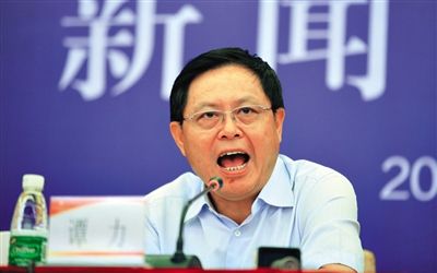 　譚力 男，1955年10月生，漢族，重慶市人，大學(xué)學(xué)歷，有知青經(jīng)歷。2009年3月前，一直在四川工