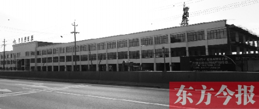 家居建材城已經(jīng)封頂，可耿莊村的安置房還未見蹤影。