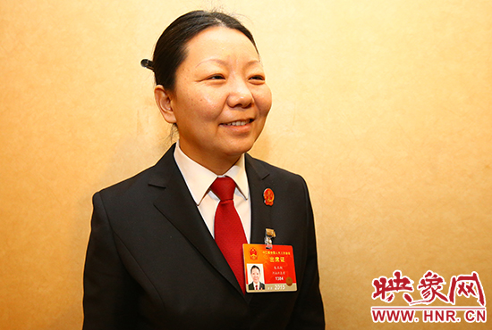 全國人大代表、河南省寶豐縣人民法院副院長、鬧店鎮(zhèn)法庭庭長朱正栩