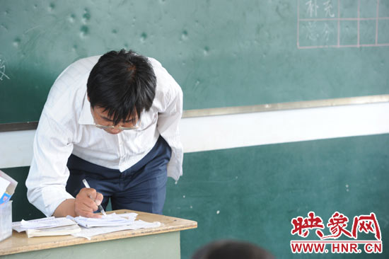 圖為王格現(xiàn)在課堂上。