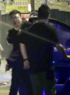 李亞鵬參加派對醉酒腳步虛浮 出手掌摑男友人 李亞鵬參加派對醉酒腳步虛浮 出手掌摑男友人