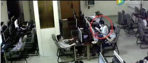 學生用手機接入電腦充電時觸電身亡