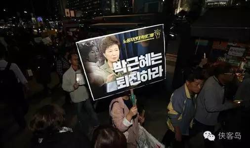 停不下來(lái)！這是韓國(guó)人民送給樸總統(tǒng)的《下臺(tái)歌》